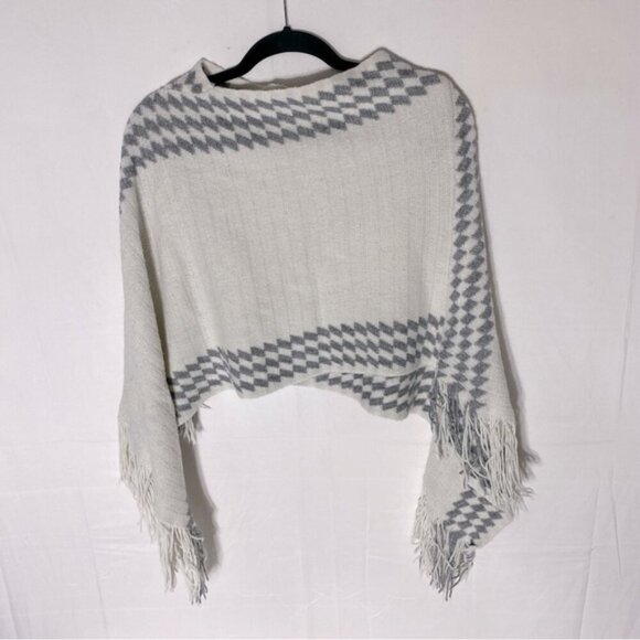 5/$25 Women’s Cream Grey Poncho With Fringe - Picture 1 of 15